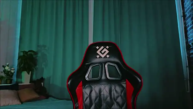 Snapshot of SunshineBlaze chatting on 02/22/26, 05:54 SunshineBlaze online show from 02/22/26, 05:54