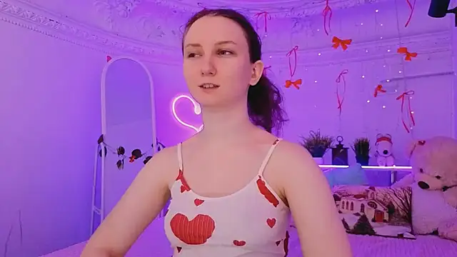 Snapshot of SunshineBlaze chatting on 02/11/26, 01:33 SunshineBlaze online show from 02/11/26, 01:33