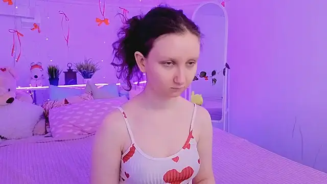 Snapshot of SunshineBlaze chatting on 02/02/26, 01:21 SunshineBlaze online show from 02/02/26, 01:21