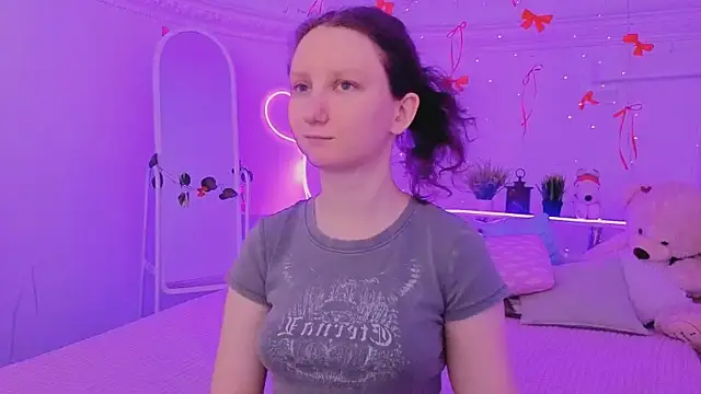 Snapshot of SunshineBlaze chatting on 02/08/26, 05:16 SunshineBlaze online show from 02/08/26, 05:16