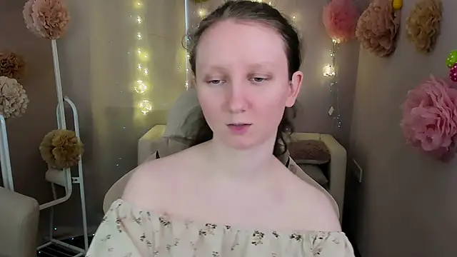 Snapshot of SunshineBlaze chatting on 05/26/26, 01:31 SunshineBlaze online show from 05/26/26, 01:31