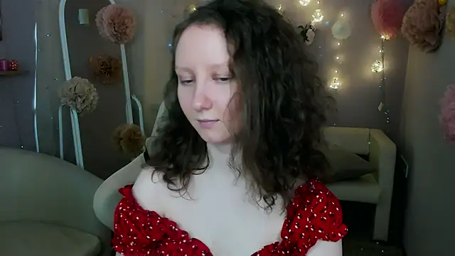Snapshot of SunshineBlaze chatting on 05/15/26, 01:31 SunshineBlaze online show from 05/15/26, 01:31