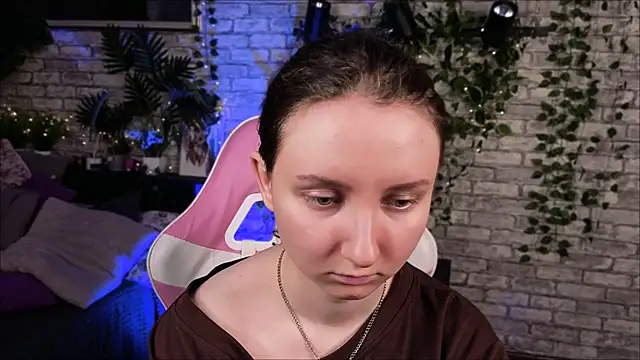 Snapshot of SunshineBlaze chatting on 02/28/26, 01:33 SunshineBlaze online show from 02/28/26, 01:33