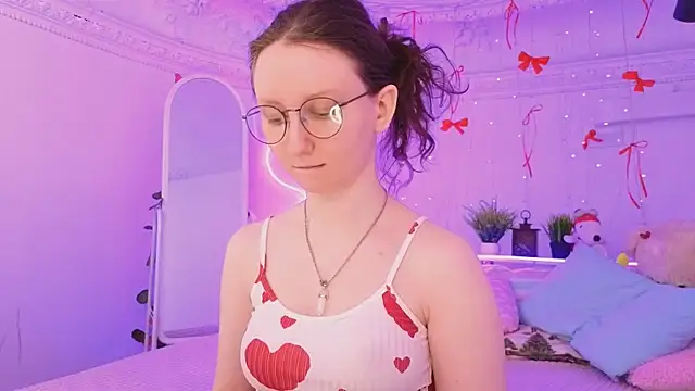 Snapshot of SunshineBlaze chatting on 02/17/26, 01:30 SunshineBlaze online show from 02/17/26, 01:30