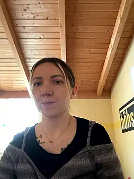 Snapshot of Marina_und_Jayden chatting on 01/10/26, 12:44 Marina und Jayden online show from 01/10/26, 12:44