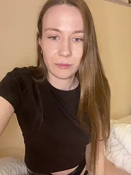 Snapshot of midnight_ballerina_ chatting on 05/19/26, 01:10 midnight ballerina online show from 05/19/26, 01:10