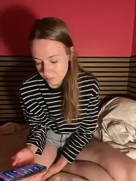 Snapshot of midnight_ballerina_ chatting on 07/18/26, 08:17 midnight ballerina online show from 07/18/26, 08:17