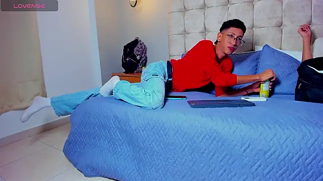 twink royale18 online show from 02/03/26, 05:40