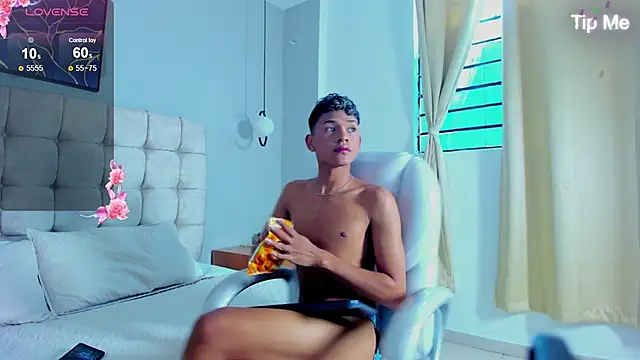 twink royale18 online show from 01/16/26, 06:12