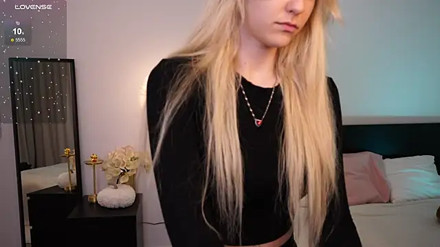 YukiiKim online show from 01/13/26, 12:15