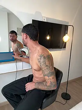 FrancoRossi  online show from 04/21/26, 01:17