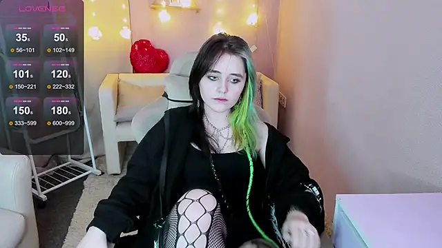 Snapshot of RubyMyst chatting on 02/15/26, 08:52 RubyMyst online show from 02/15/26, 08:52