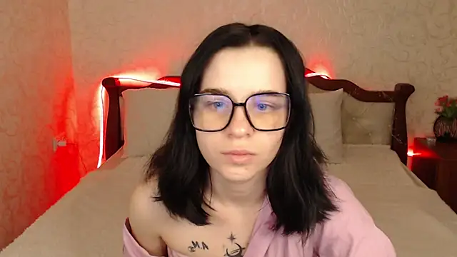 ShyyMariaa online show from 01/12/26, 08:15