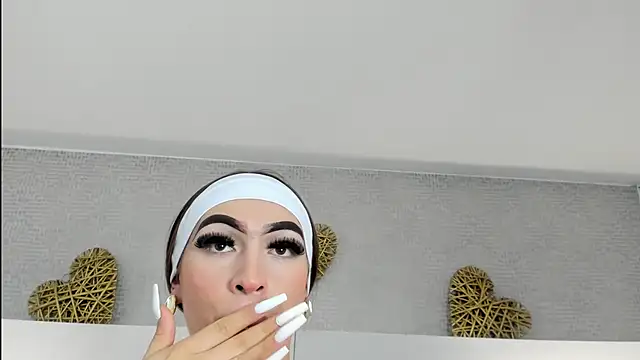 lizz lunna online show from 02/10/26, 08:41