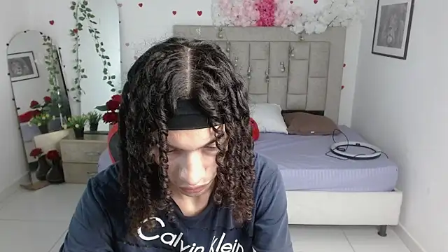 Snapshot of Axel_fox77 chatting on 06/03/26, 01:39 Axel fox77 online show from 06/03/26, 01:39