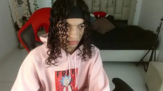 Snapshot of Axel_fox77 chatting on 05/05/26, 12:35 Axel fox77 online show from 05/05/26, 12:35