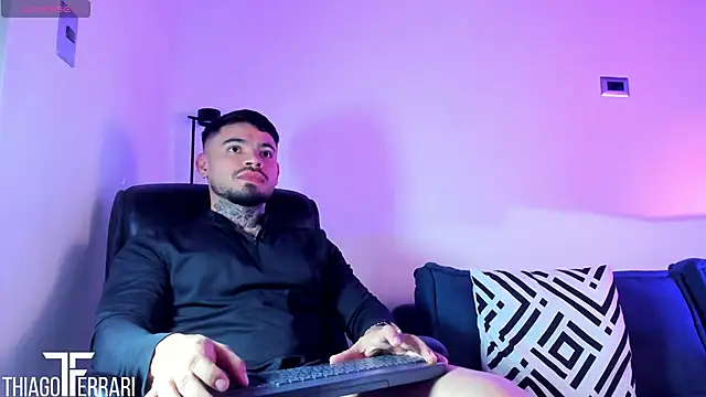 Snapshot of thiago_ferrari_ chatting on 04/26/26, 12:41 thiago ferrari online show from 04/26/26, 12:41