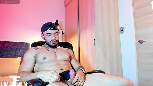 Snapshot of thiago_ferrari_ chatting on 05/08/26, 04:16 thiago ferrari online show from 05/08/26, 04:16