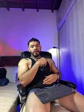 thiago ferrari  online show from 03/24/26, 11:27