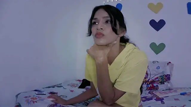 Mia Suarez7 online show from 03/27/26, 12:41