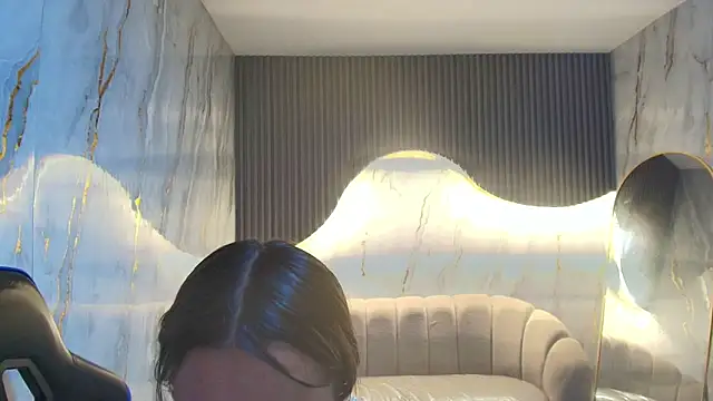 katalina r  online show from 04/15/26, 07:58