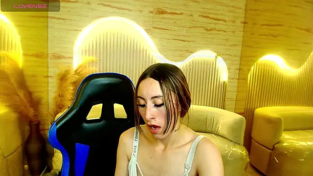 katalina r  online show from 05/09/26, 08:01