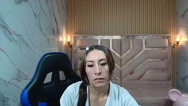 katalina r  online show from 05/01/26, 08:14