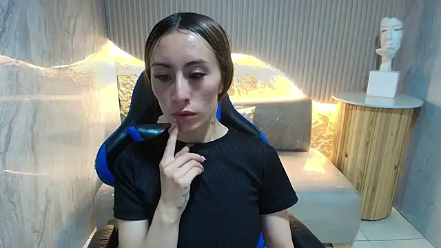 katalina r  online show from 02/19/26, 03:25