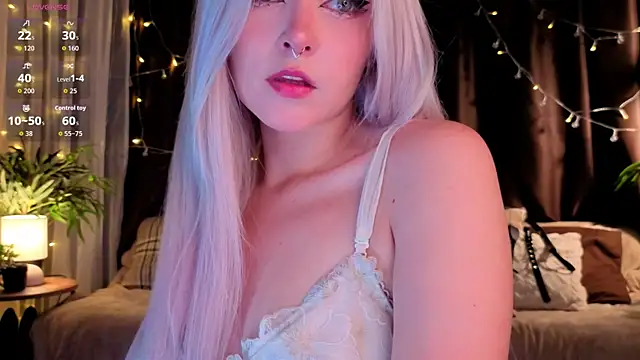 ShyniAlice online show from 07/10/26, 04:12
