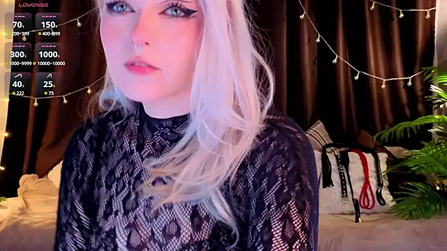 ShyniAlice online show from 05/25/26, 03:50