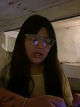 Snapshot of mimita4 chatting on 06/15/26, 02:34 mimita4 online show from 06/15/26, 02:34