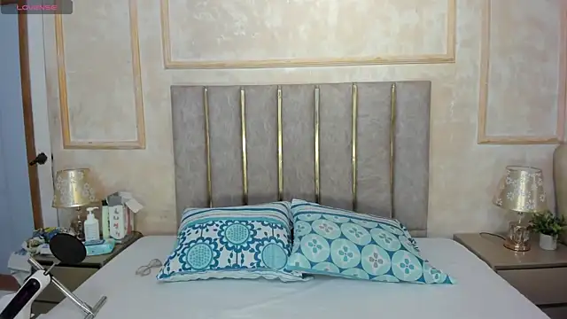 Miaaffox online show from 01/14/26, 07:39