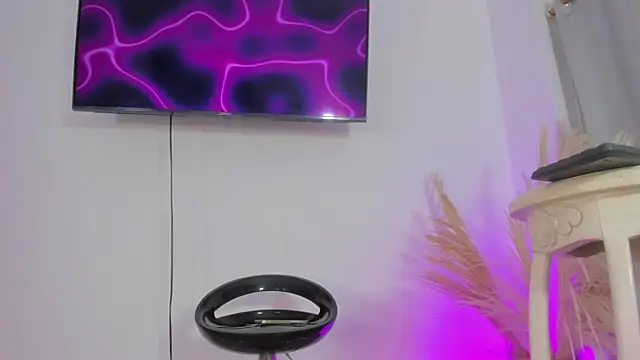 Angelasantini0 online show from 04/09/26, 09:15