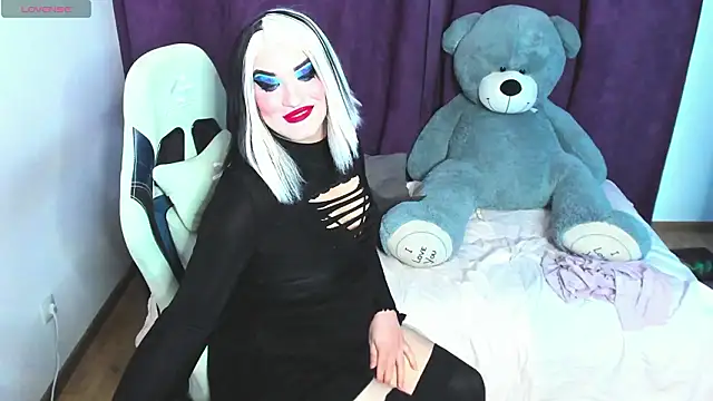 Snapshot of sexxx-queen chatting on 02/04/26, 11:00 sexxx-queen online show from 02/04/26, 11:00