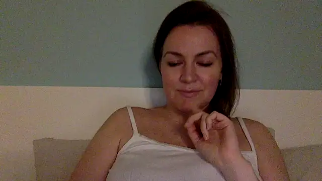 Ivoryne online show from 04/11/26, 09:40