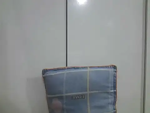 Snapshot of berry_alma06 chatting on 06/17/26, 03:22 berry alma06 online show from 06/17/26, 03:22