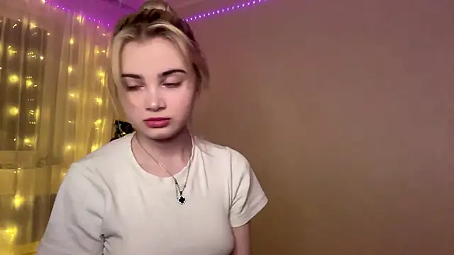 KariJarecke online show from 01/14/26, 01:04