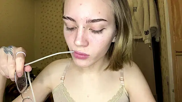 KerieDitti online show from 01/11/26, 02:13