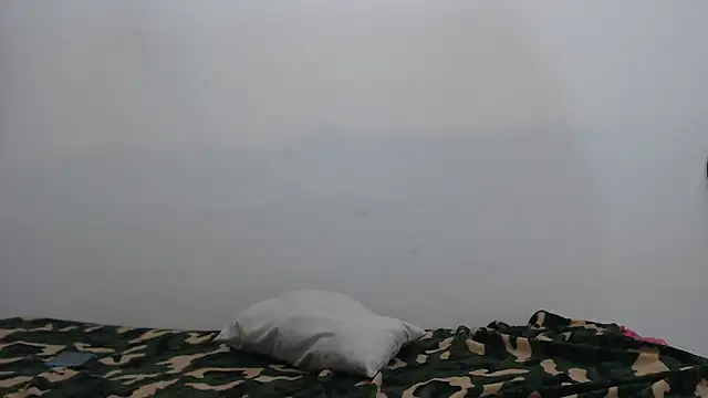 littlepearl18 online show from 02/05/26, 01:45