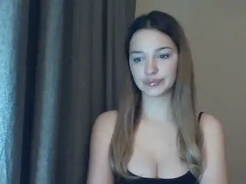 Snapshot of EvelineMagnetic chatting on 05/01/26, 08:14 EvelineMagnetic online show from 05/01/26, 08:14