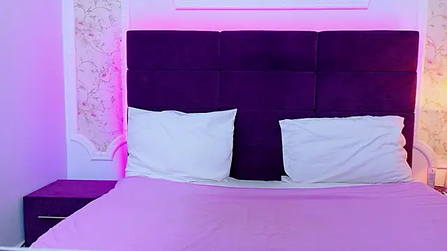 Snapshot of EvelinHill chatting on 02/06/26, 05:03 EvelinHill online show from 02/06/26, 05:03