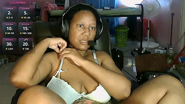 Snapshot of Eirondra_valeen chatting on 06/04/26, 07:02 Eirondra valeen online show from 06/04/26, 07:02