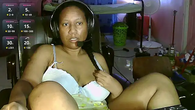 Snapshot of Eirondra_valeen chatting on 05/20/26, 10:40 Eirondra valeen online show from 05/20/26, 10:40