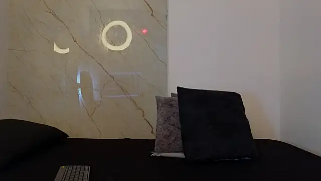 Snapshot of Laura_Miller1 chatting on 02/14/26, 08:31 Laura Miller1 online show from 02/14/26, 08:31