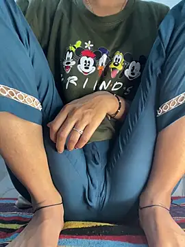 paribaby09 online show from 04/13/26, 12:14