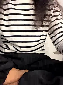 Snapshot of paribaby09 chatting on 01/11/26, 06:53 paribaby09 online show from 01/11/26, 06:53