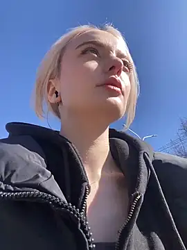 aka Blonde online show from 04/07/26, 05:42