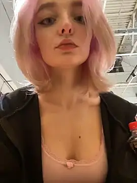 Snapshot of aka_Blonde chatting on 02/18/26, 05:38 aka Blonde online show from 02/18/26, 05:38