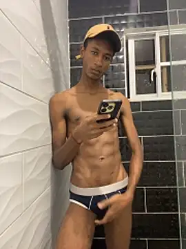 Snapshot of twink_gabrielll chatting on 06/07/26, 11:32 twink gabrielll online show from 06/07/26, 11:32