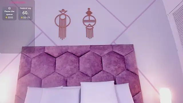 emily nova  online show from 04/07/26, 12:07